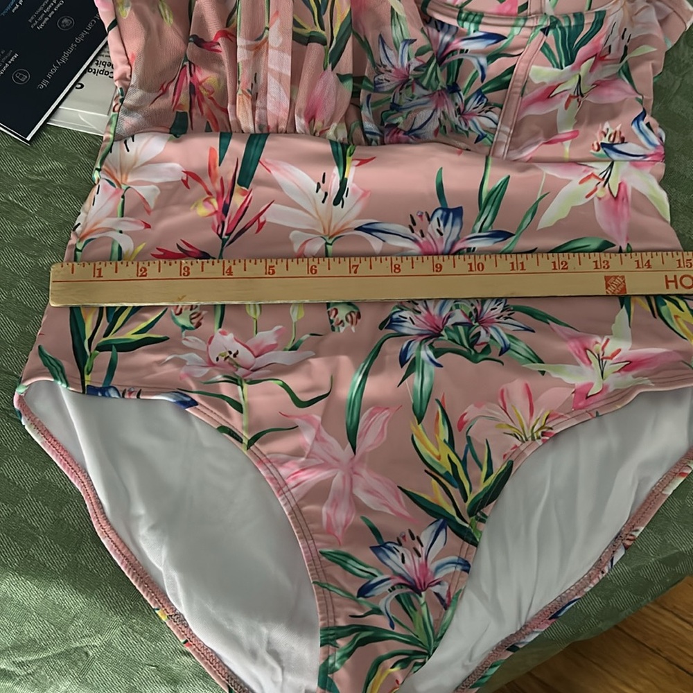 Bathing suit and matching cover up skirt. - Picture 10 of 12